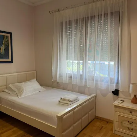 “stadium” Tirana