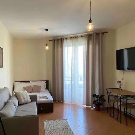Arena Stadium Apartment25 *